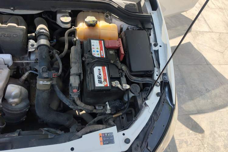 Used Buick GT 2019 15T Dual-Clutch Connected Elite Model China VI Engine Bay Left