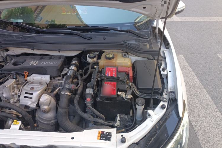 Used Buick GT 2019 15T Dual-Clutch Connected Elite Model China VI Engine Bay Left
