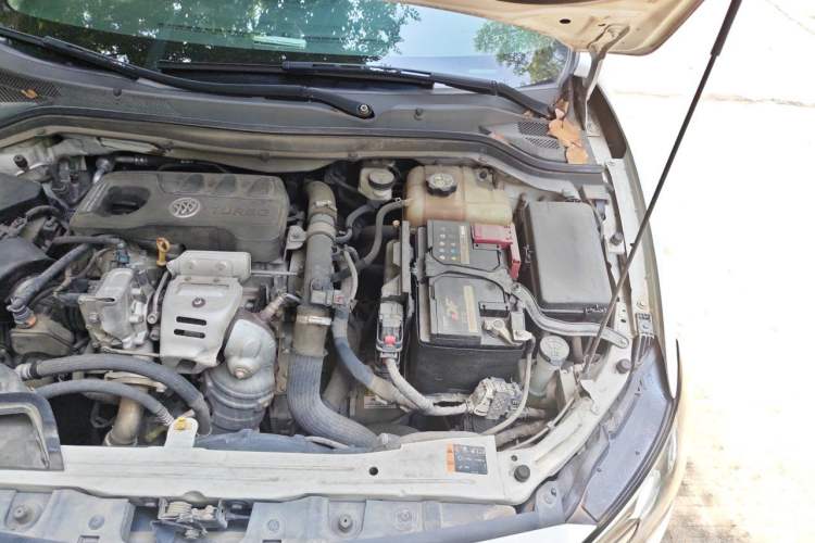 Used Buick GT 2019 15T Dual-Clutch Connected Elite Model China VI Engine Bay Left