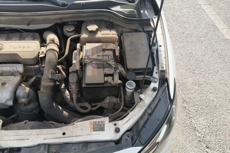 Used Buick GT 2019 18T Automatic Connected Elite Model China VI Standard Engine Bay Left