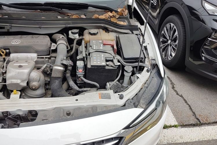 Used Buick GT 2019 18T Automatic Connected Elite Model China VI Standard Engine Bay Left