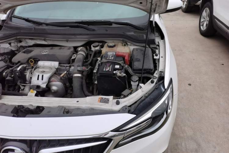 Used Buick GT 2019 18T Automatic Connected Flagship Version China VI Standard Engine Bay Left