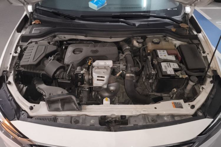 Used Buick GT 2019 15T Dual-Clutch Connected Elite Version China V Standard Engine Bay