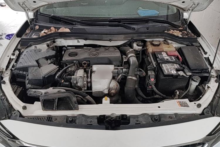 Used Buick GT 2019 18T Automatic Connected Elite Model China VI Standard Engine Bay