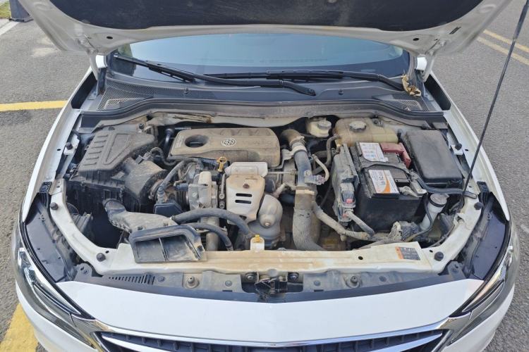 Used Buick GT 2019 15T Dual-Clutch Advanced Version China VI Standard Engine Bay