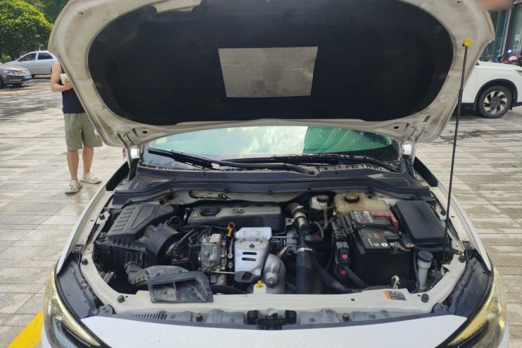 Used Buick GT 2019 15T Dual-Clutch Advanced Version China VI Standard Engine Bay