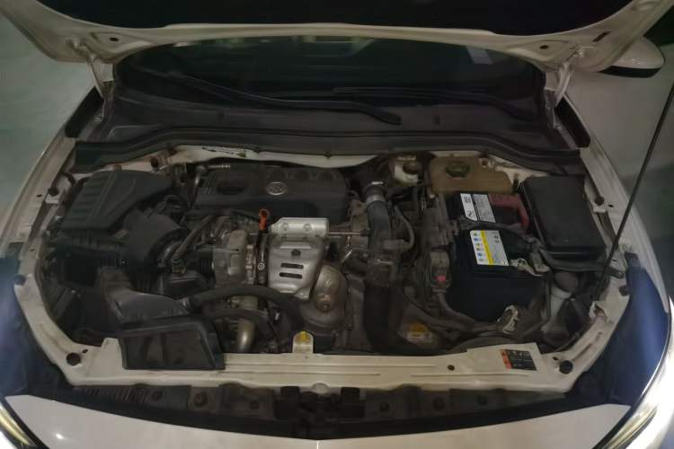 Used Buick GT 2019 15T Dual-Clutch Connected Elite Model China VI Engine Bay