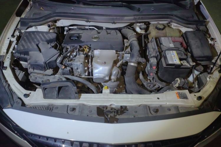 Used Buick GT 2019 18T Automatic Connected Elite Model China VI Standard Engine Bay