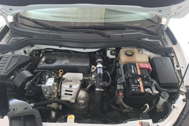 Used Buick GT 2019 15T Manual Elite Version China VI Standard Engine Bay