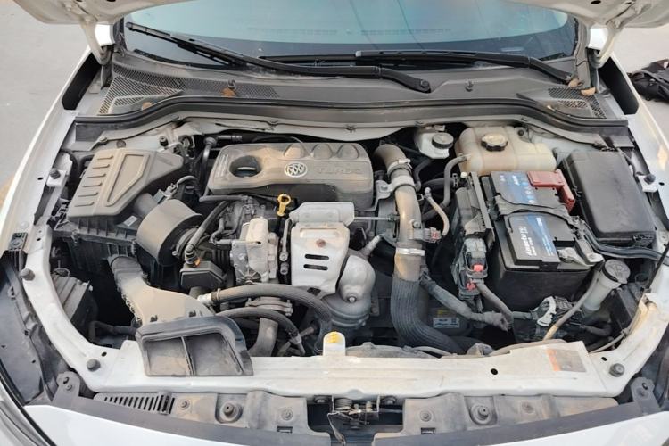 Used Buick GT 2019 15T Dual-Clutch Connected Elite Model China VI Engine Bay