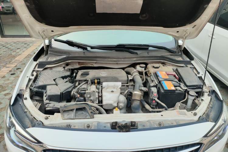 Used Buick GT 2019 18T Automatic Connected Elite Model China VI Standard Engine Bay
