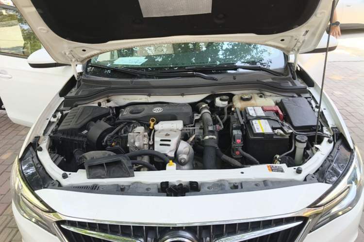 Used Buick GT 2019 15T Dual-Clutch Connected Elite Model China VI Engine Bay