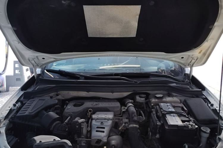 Used Buick GT 2019 15T Dual-Clutch Connected Elite Version China V Standard Engine Bay