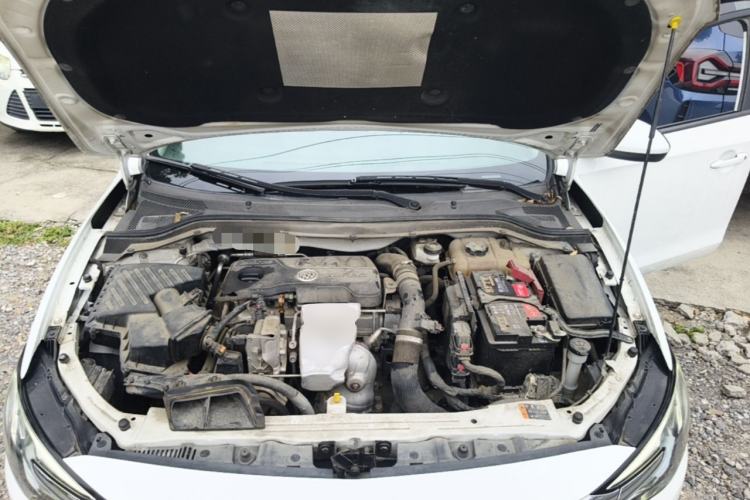 Used Buick GT 2019 18T Automatic Connected Elite Model China VI Standard Engine Bay