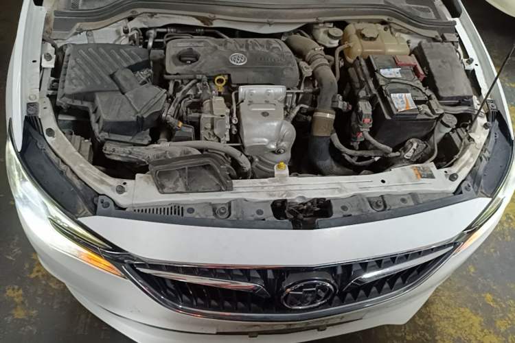 Used Buick GT 2019 18T Automatic Connected Elite Model China VI Standard Engine Bay