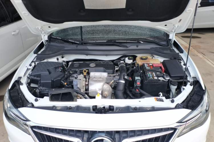 Used Buick GT 2019 18T Automatic Connected Elite Model China VI Standard Engine Bay