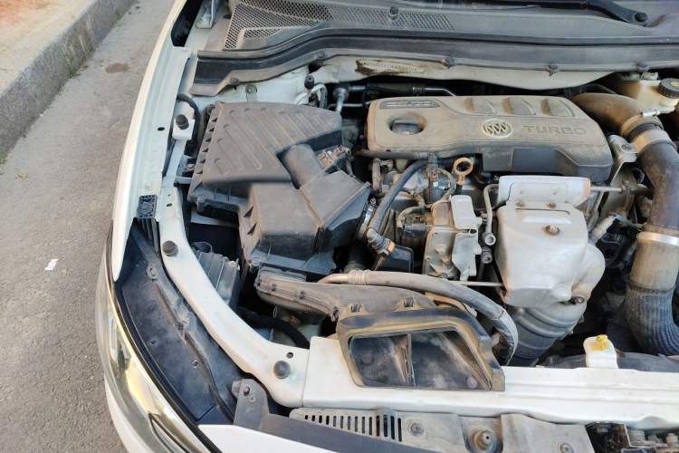 Used Buick GT 2019 18T Automatic Connected Elite Model China VI Standard Engine Bay Right