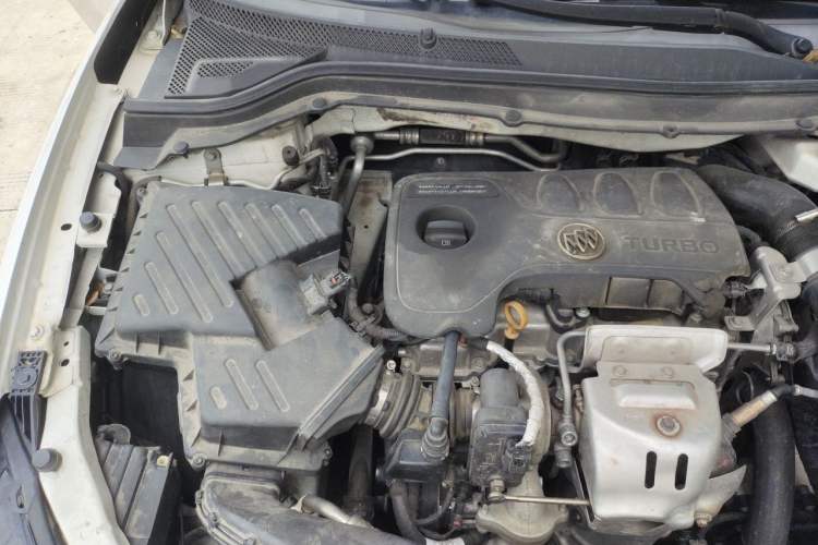 Used Buick GT 2019 18T Automatic Connected Elite Model China V Standard Engine Bay Right