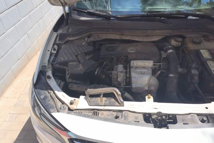 Used Buick GT 2019 18T Automatic Connected Elite Model China VI Standard Engine Bay Right