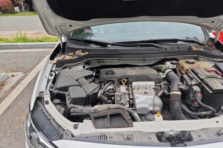 Used Buick GT 2019 18T Automatic Connected Elite Model China VI Standard Engine Bay Right