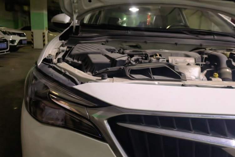 Used Buick GT 2019 18T Automatic Connected Elite Model China VI Standard Engine Bay Right