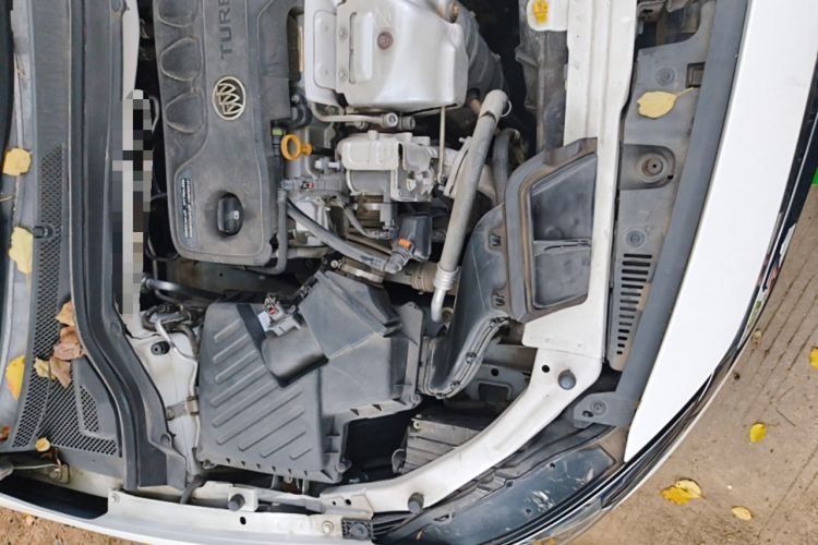 Used Buick GT 2019 18T Automatic Connected Elite Model China VI Standard Engine Bay Right