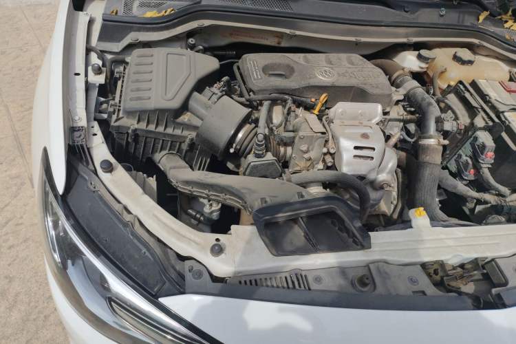 Used Buick GT 2019 15T Dual-Clutch Connected Elite Model China VI Engine Bay Right
