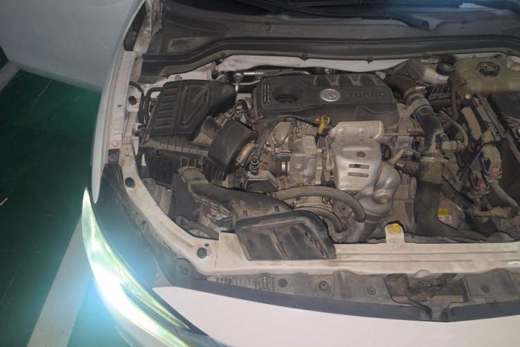 Used Buick GT 2019 15T Dual-Clutch Connected Elite Model China VI Engine Bay Right
