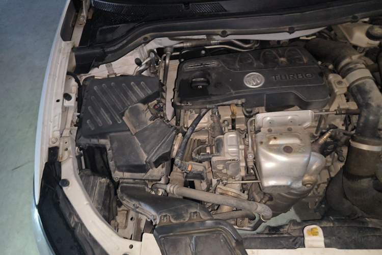 Used Buick GT 2019 18T Automatic Connected Elite Model China VI Standard Engine Bay Right