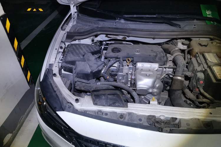 Used Buick GT 2019 18T Automatic Connected Elite Model China VI Standard Engine Bay Right