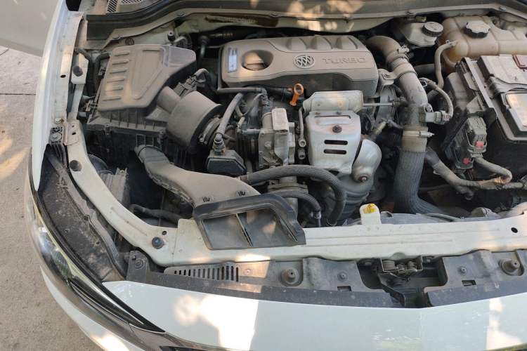Used Buick GT 2019 15T Manual Elite Version China VI Standard Engine Bay Right