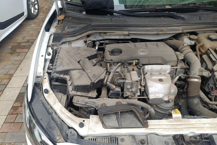 Used Buick GT 2019 18T Automatic Connected Elite Model China VI Standard Engine Bay Right