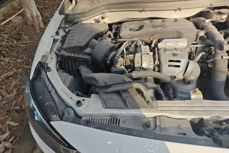 Used Buick GT 2019 15T Dual-Clutch Connected Elite Model China VI Engine Bay Right