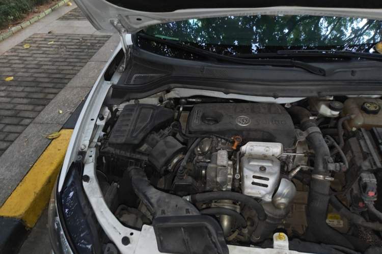Used Buick GT 2019 15T Dual-Clutch Advanced Version China VI Standard Engine Bay Right