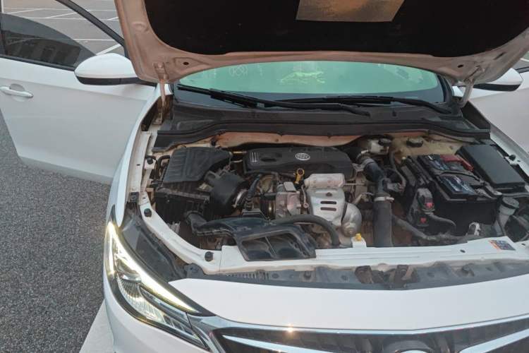 Used Buick GT 2019 15T Dual-Clutch Advanced Version China VI Standard Engine Bay Right