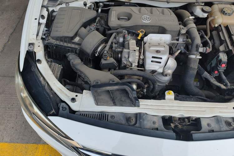 Used Buick GT 2019 15T Dual-Clutch Connected Elite Model China VI Engine Bay Right