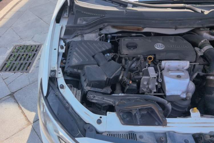 Used Buick GT 2019 18T Automatic Connected Flagship Version China VI Standard Engine Bay Right