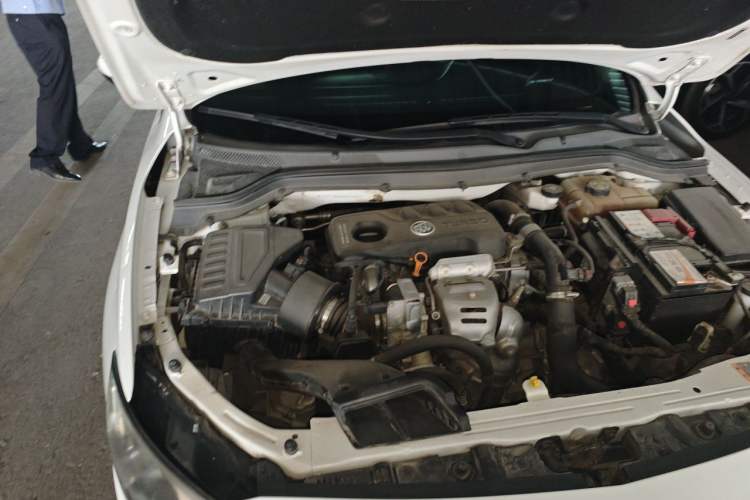 Used Buick GT 2019 15T Dual-Clutch Connected Elite Model China VI Engine Bay Right