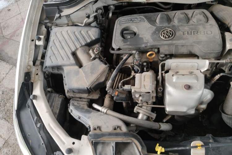 Used Buick GT 2019 18T Automatic Connected Elite Model China VI Standard Engine Bay Right