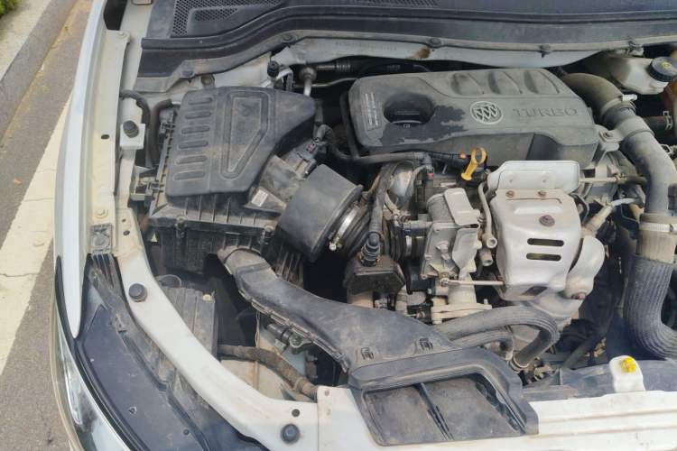 Used Buick GT 2019 15T Dual-Clutch Connected Elite Model China VI Engine Bay Right