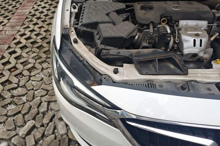 Used Buick GT 2019 18T Automatic Connected Elite Model China VI Standard Engine Bay Right