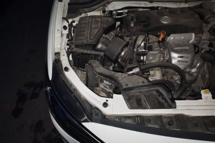 Used Buick GT 2019 15T Dual-Clutch Connected Elite Model China VI Engine Bay Right