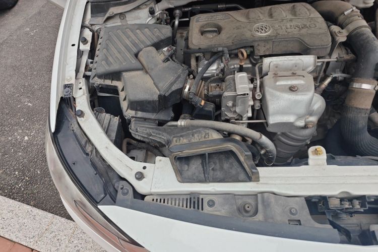 Used Buick GT 2019 18T Automatic Connected Elite Model China VI Standard Engine Bay Right
