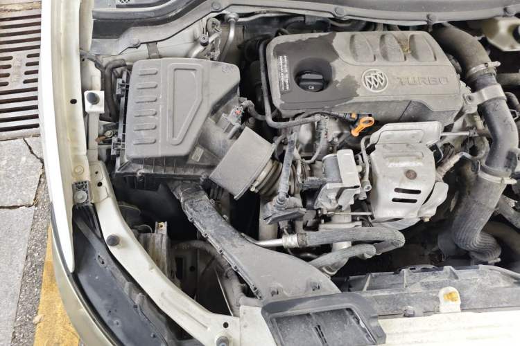 Used Buick GT 2019 15T Dual-Clutch Advanced Version China VI Standard Engine Bay Right