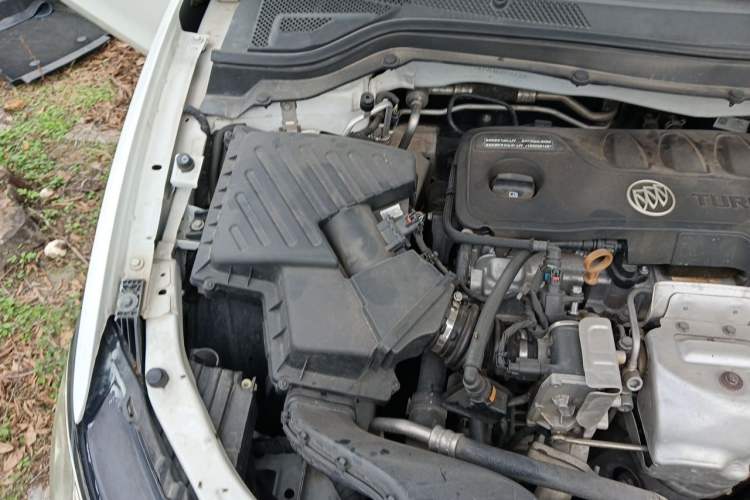 Used Buick GT 2019 18T Automatic Connected Elite Model China VI Standard Engine Bay Right