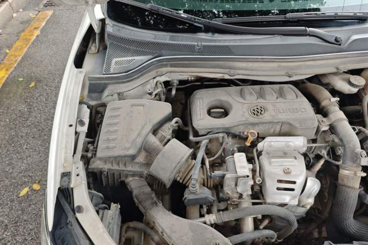 Used Buick GT 2019 15T Dual-Clutch Advanced Version China VI Standard Engine Bay Right