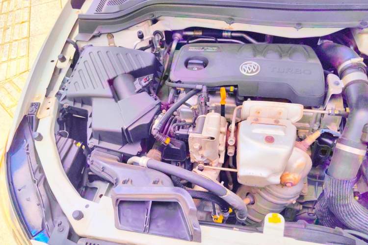 Used Buick GT 2019 18T Automatic Connected Elite Model China VI Standard Engine Bay Right