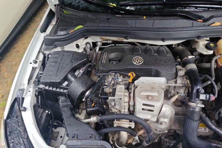 Used Buick GT 2019 15T Dual-Clutch Connected Elite Model China VI Engine Bay Right