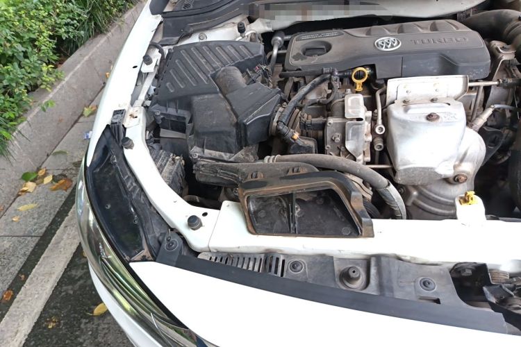 Used Buick GT 2019 18T Automatic Connected Elite Model China V Standard Engine Bay Right