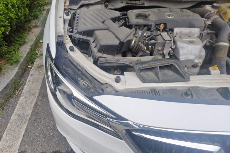 Used Buick GT 2019 18T Automatic Connected Elite Model China VI Standard Engine Bay Right